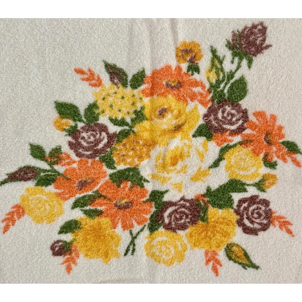 Vintage Pennys Fringe Decorator Collection Floral Bath Towel Yellow Orange